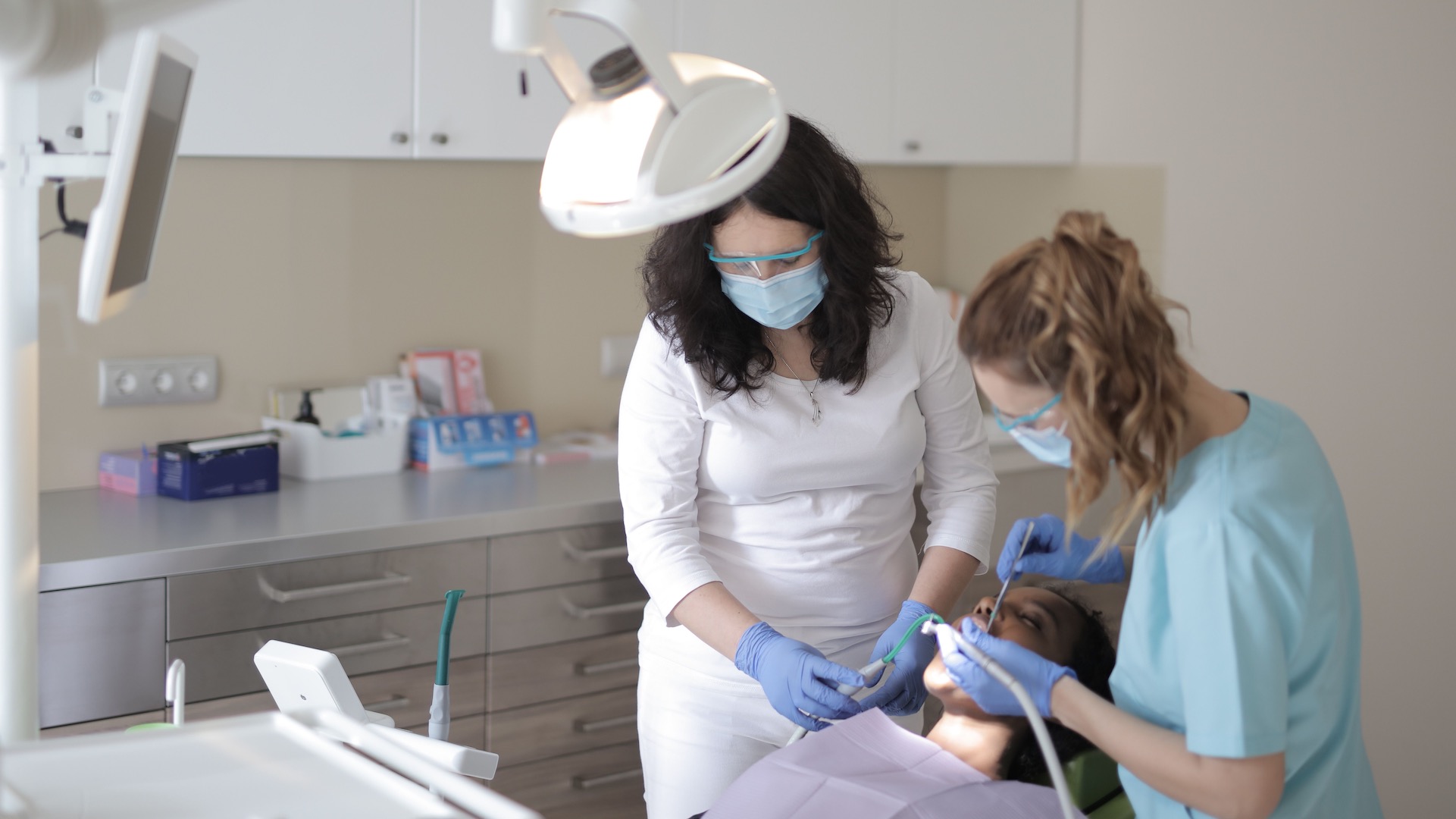 images/news/Dentista - assistente in studio.jpg#joomlaImage://local-images/news/Dentista - assistente in studio.jpg?width=1921&height=1080